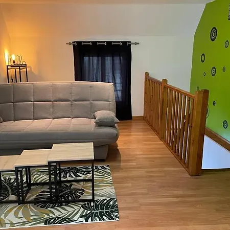 « au 10 Fontaines « au Coeur Du Vignoble 2/4 Pers * Étoges