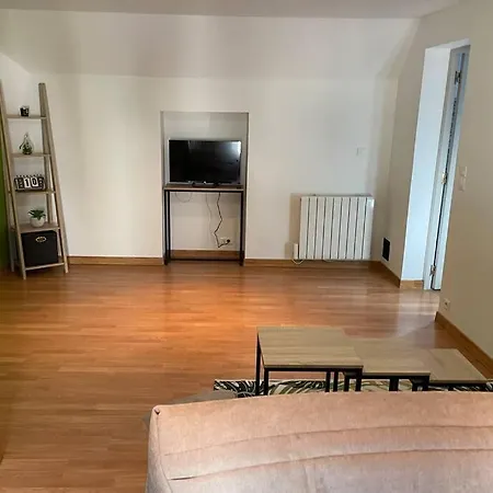 « au 10 Fontaines « au Coeur Du Vignoble 2/4 Pers * Étoges