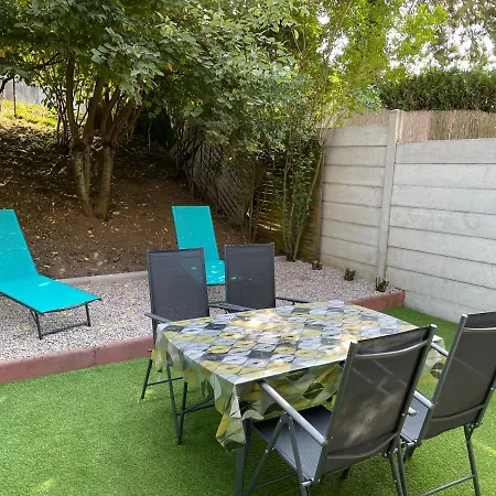 Nyaraló « au 10 Fontaines « au Coeur Du Vignoble 2/4 Pers Étoges